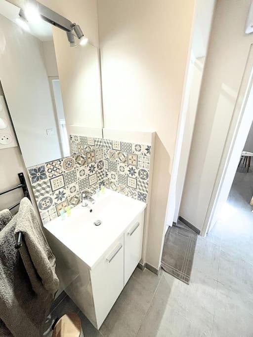 Studio Bien Equipe A 2 Pas De La Gare Beziers Ngoại thất bức ảnh